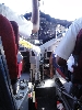 Barfuss im Cockpit